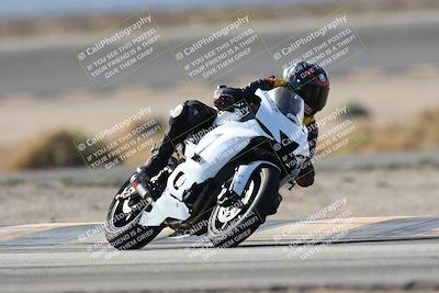 media/Nov-16-2025-Race Pace (Sun) [[8c5fa54630]]/Non Verified Riders (1st 20 Minutes)/1-Turn 14 (10am)/